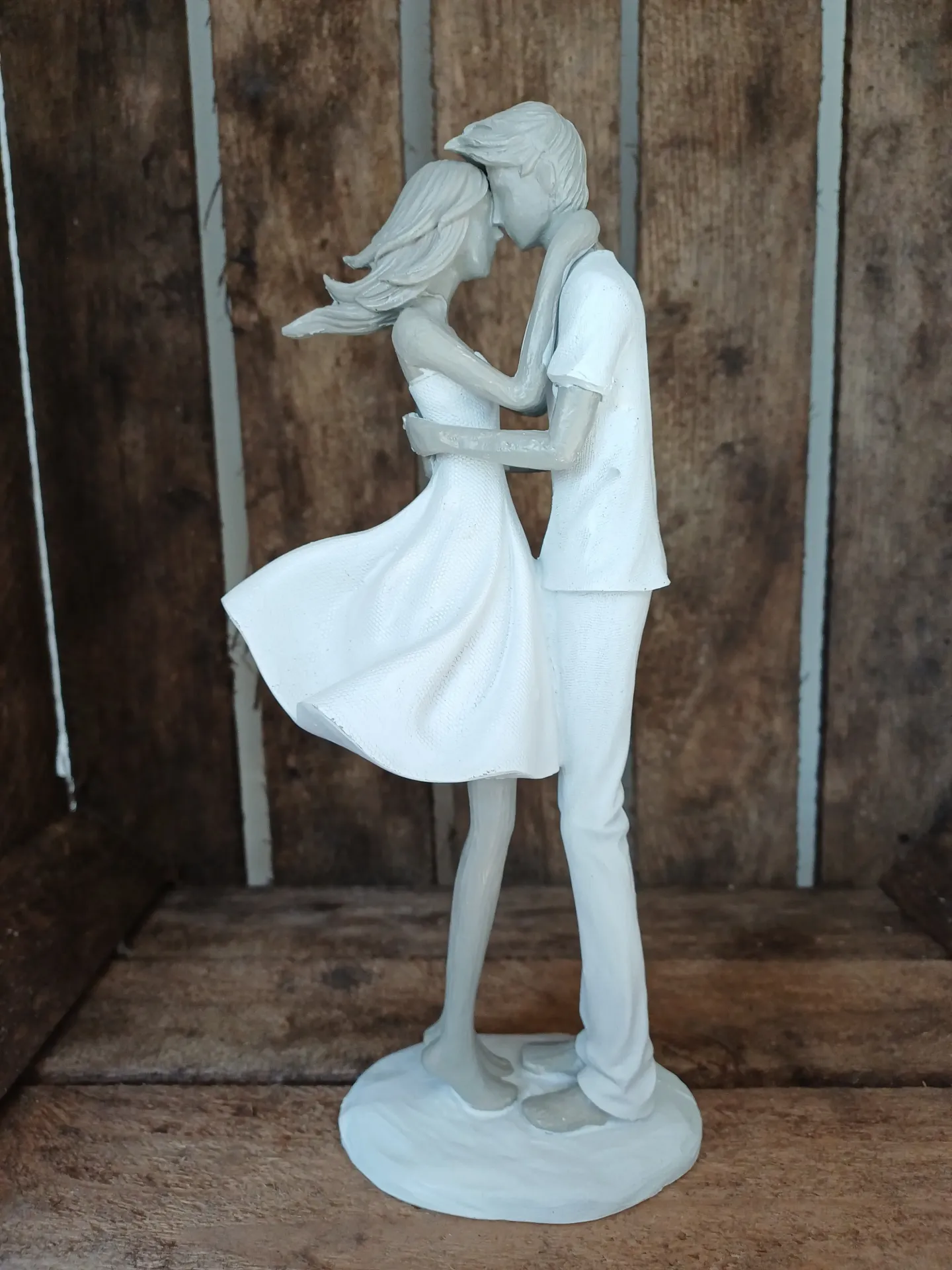 Couple Bisou Resine Blanc/Taupe  H24.5cm