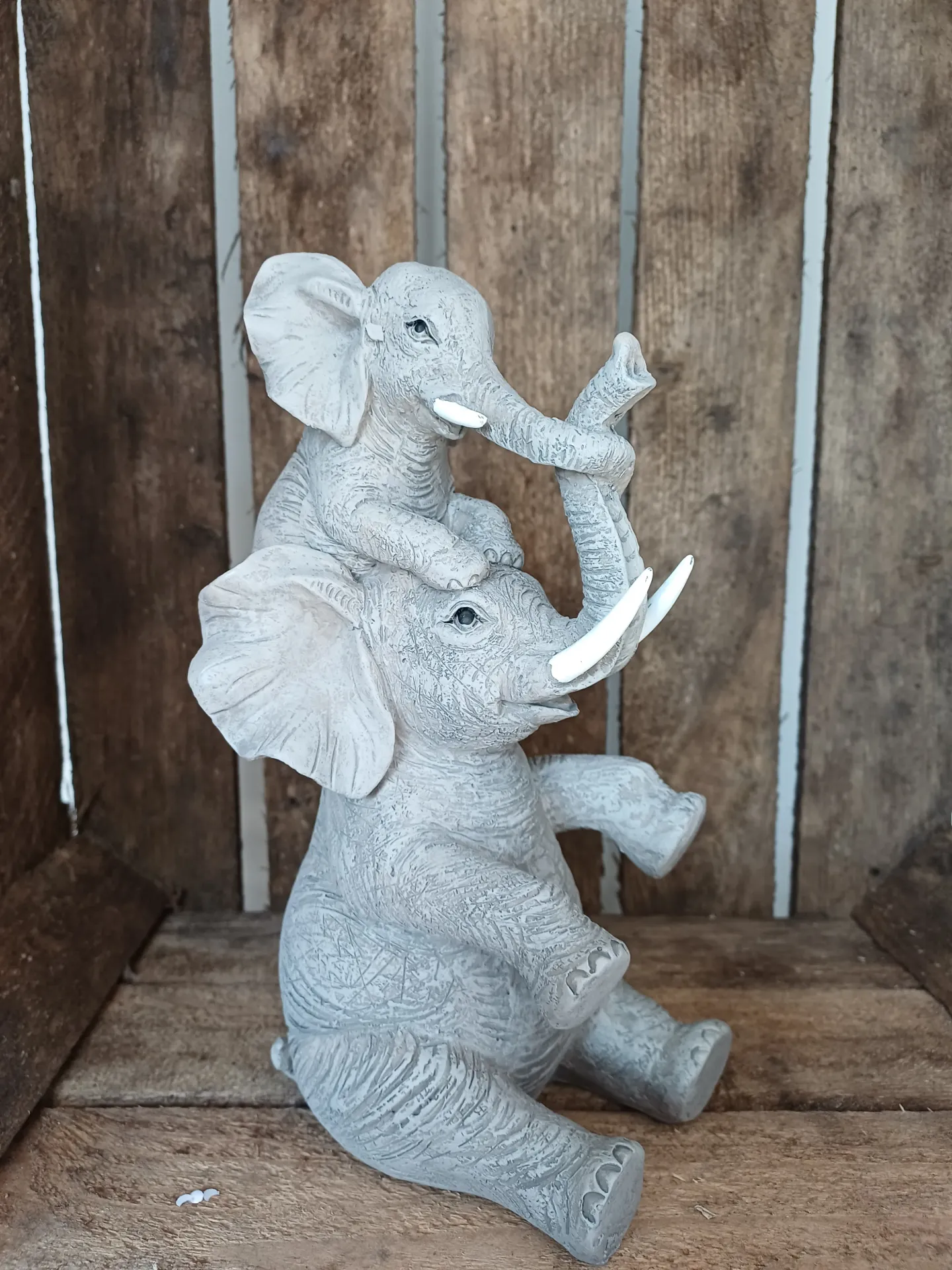 Elephant + Enfant Sur Dos Résine Gris